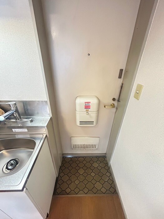 物件内観写真15　(玄関)