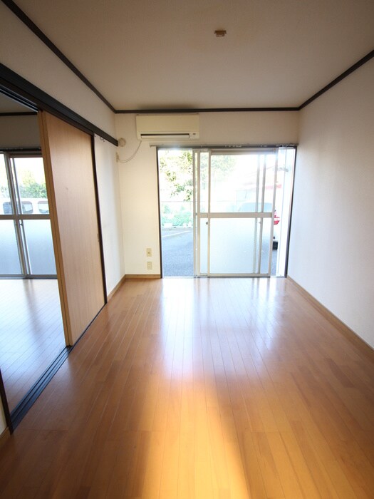 物件内観写真6　(居室)