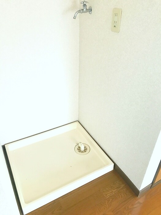 物件内観写真15　(洗濯機置場)