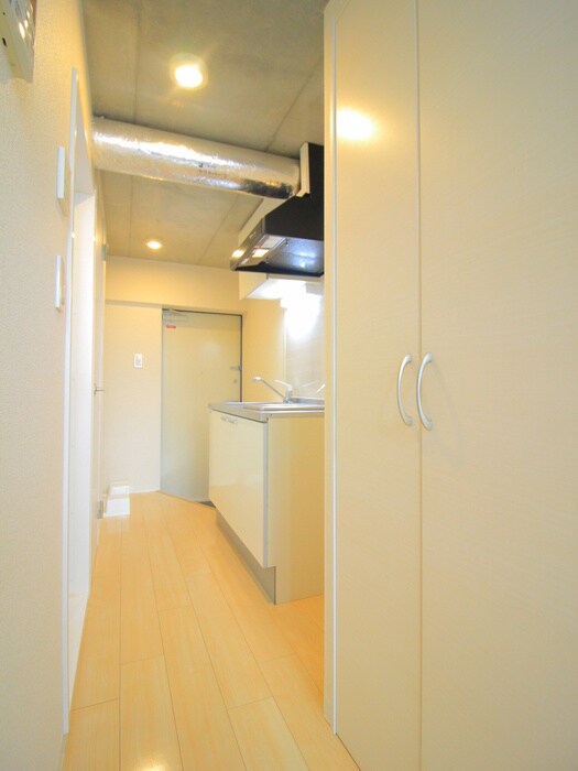 物件内観写真11　(廊下)