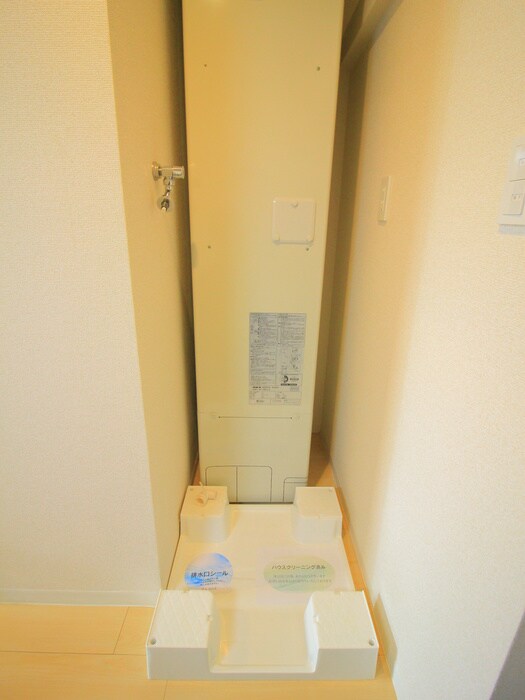 物件内観写真16　(洗濯機置場)