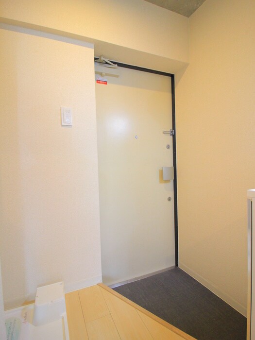 物件内観写真18　(玄関)