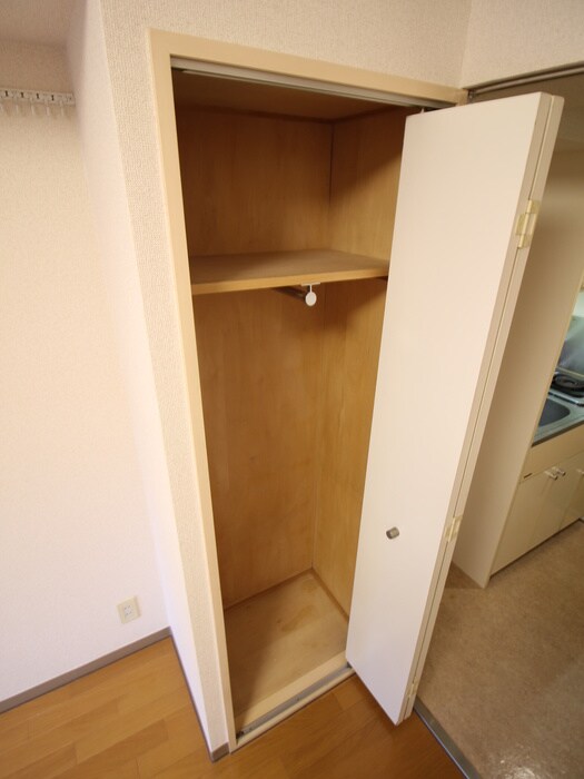 物件内観写真10　(収納)