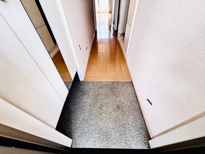 物件内観写真22　(玄関)