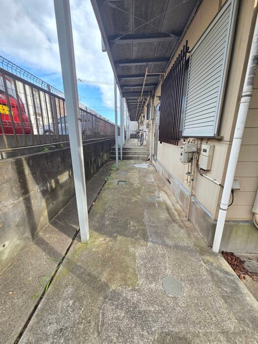 物件外観写真3　(エントランス部分)