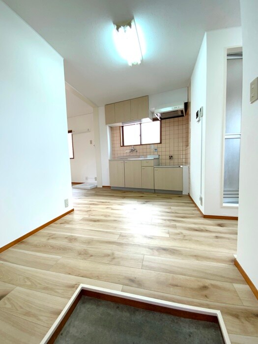 物件内観写真15　(玄関)