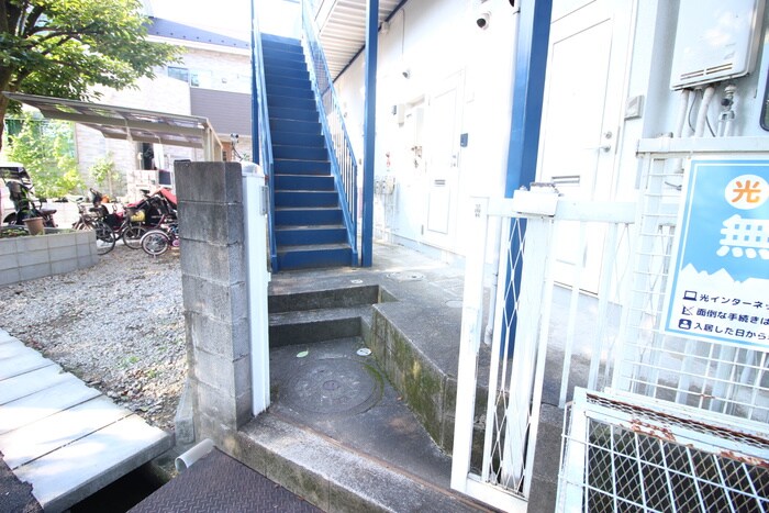 物件外観写真3　(エントランス部分)