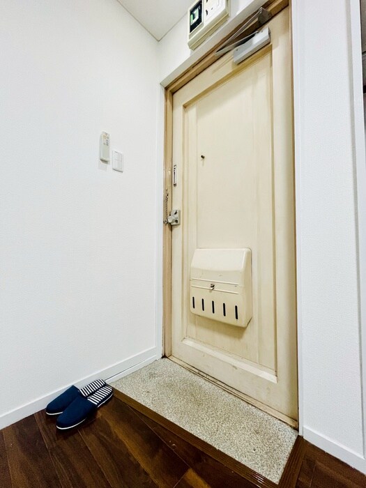 物件内観写真16　(玄関)