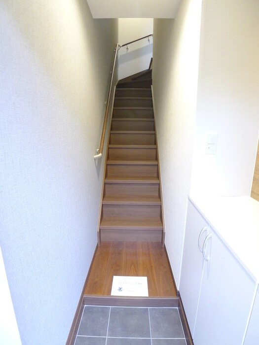 物件内観写真12　(玄関)