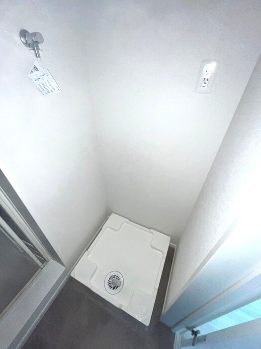 物件内観写真15　(洗濯機置場)