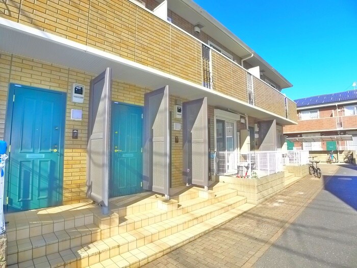 物件外観写真2　(エントランス部分)