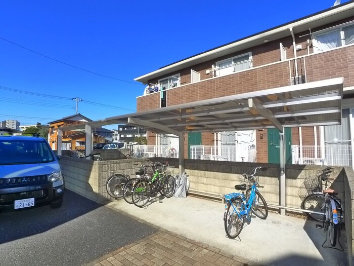 物件外観写真5　(駐輪場)