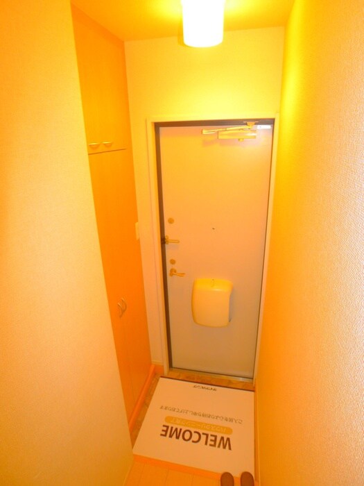 物件内観写真16　(玄関)