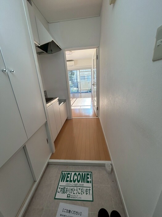 物件内観写真16　(玄関)