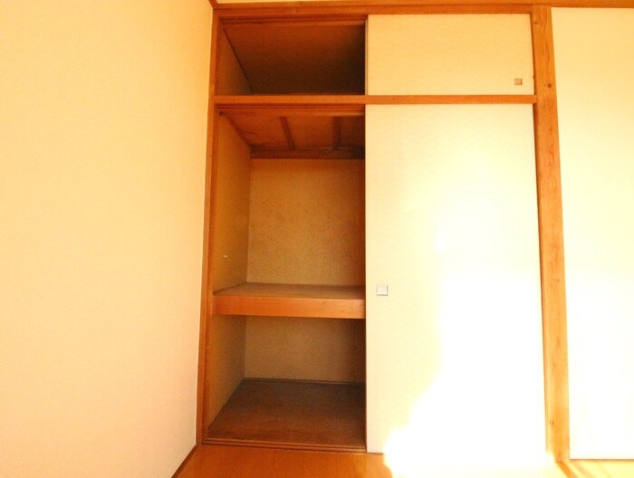 物件内観写真13　(洗濯機置場)