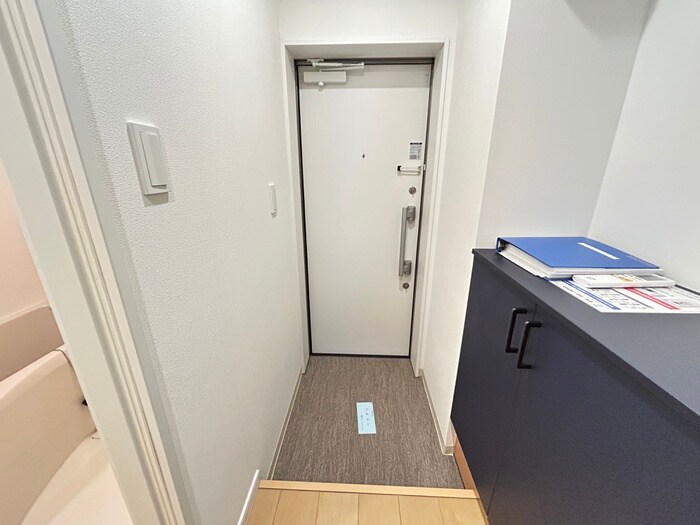物件内観写真18　(玄関)