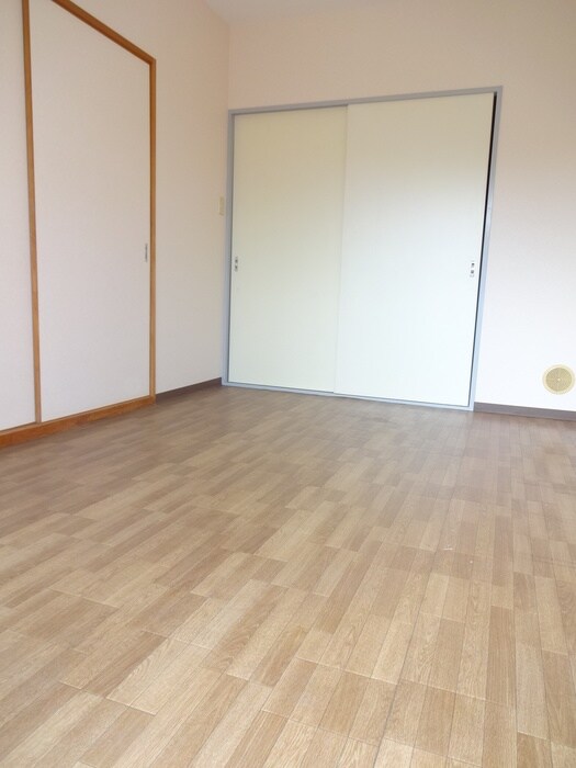 物件内観写真4　(居室)