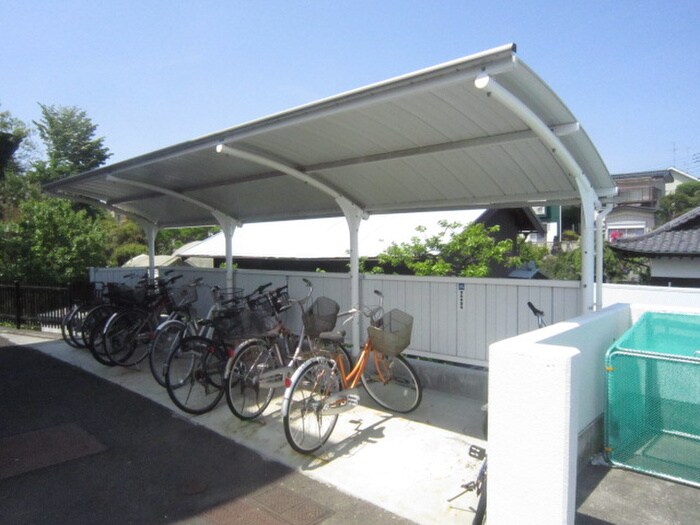 物件外観写真3　(駐輪場)
