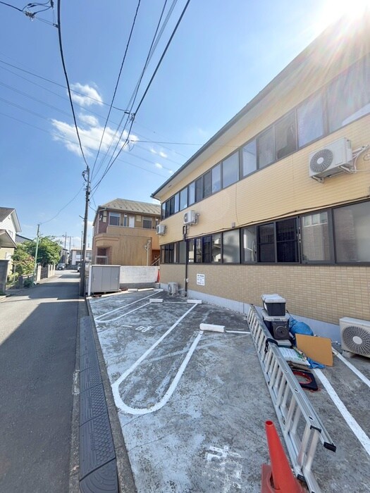 物件外観写真4　(駐車場)