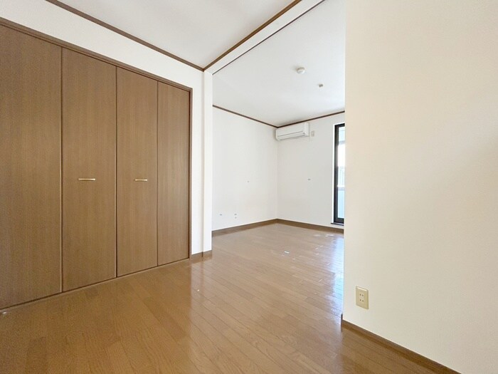 物件内観写真10　(居室)