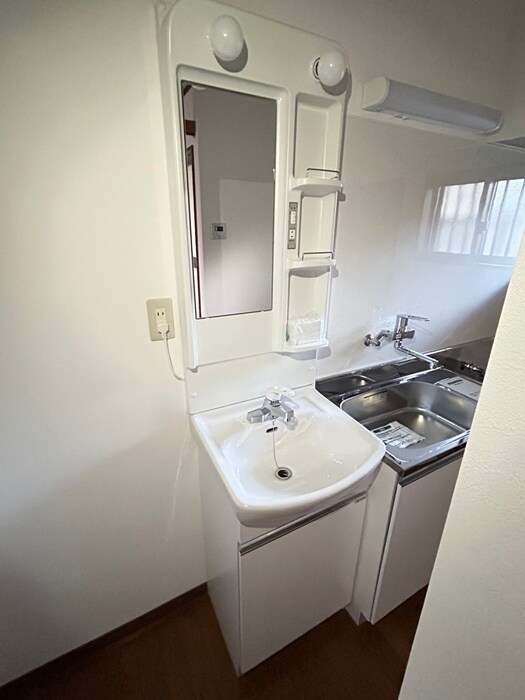 物件内観写真12　(洗面)