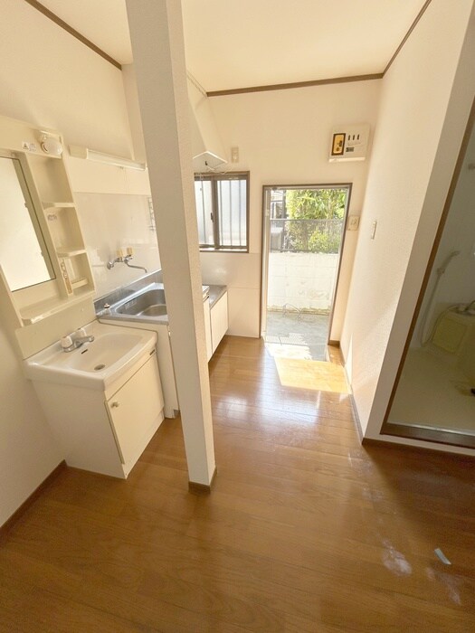 物件内観写真22　(玄関)