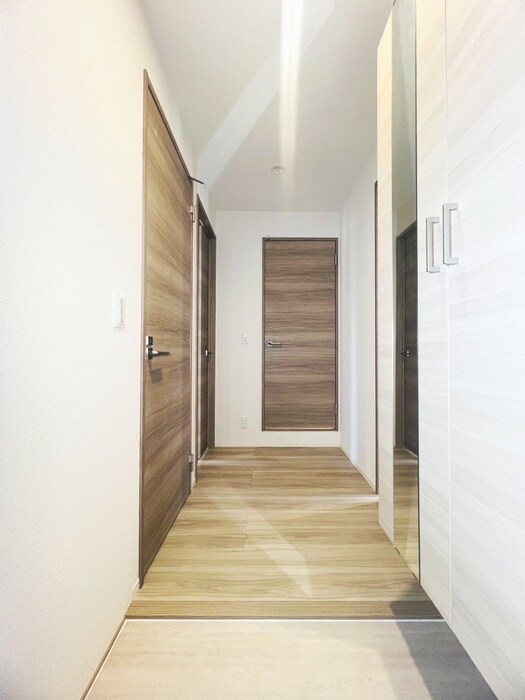 物件内観写真18　(玄関)