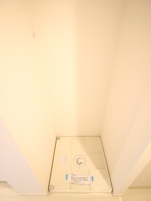 物件内観写真12　(洗濯機置場)