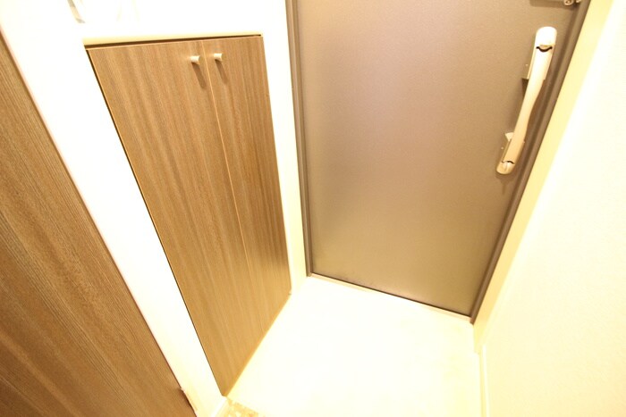 物件内観写真16　(玄関)