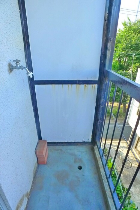 物件内観写真16　(洗濯機置場)