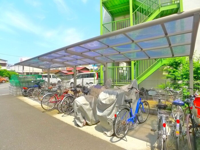 物件外観写真4　(駐輪場)