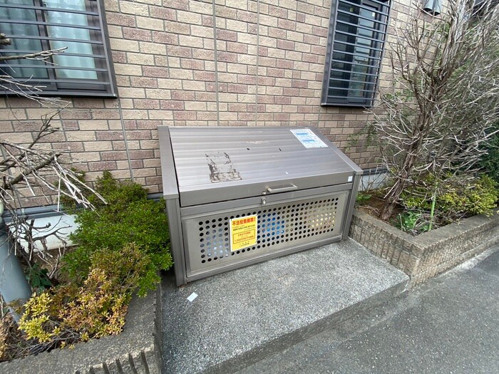 物件外観写真6　(駐車場)