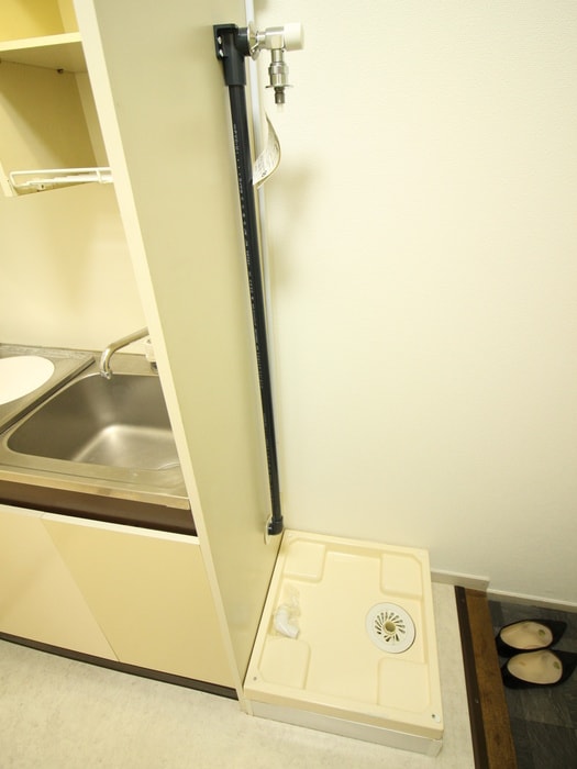 物件内観写真12　(洗濯機置場)