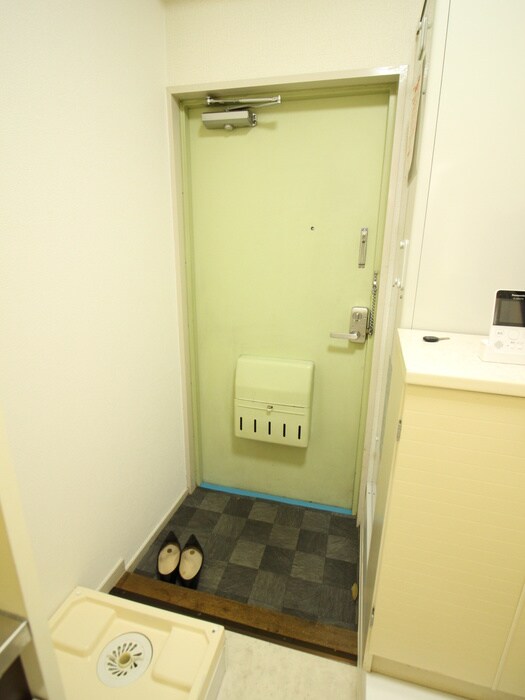 物件内観写真13　(玄関)