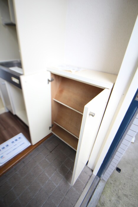 物件内観写真8　(靴箱)