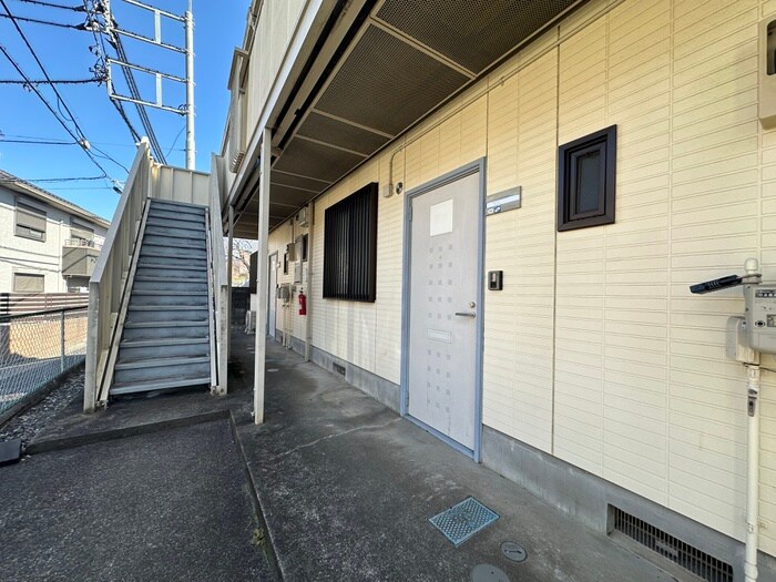 物件外観写真6　(エントランス部分)