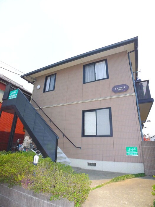 物件外観写真3　(エントランス部分)