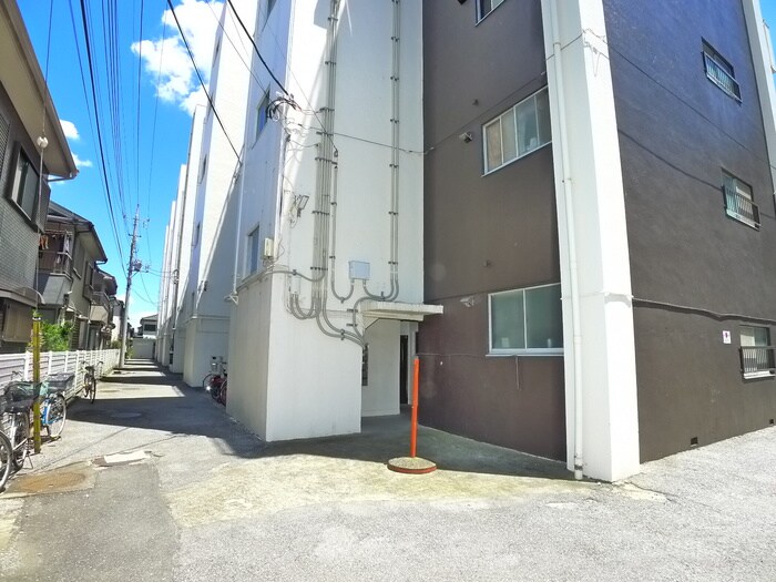 物件外観写真5　(エントランス部分)