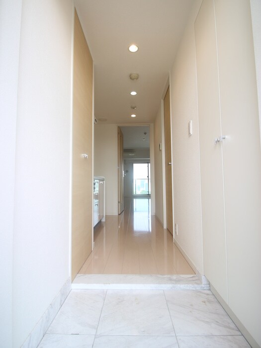 物件内観写真7　(玄関)