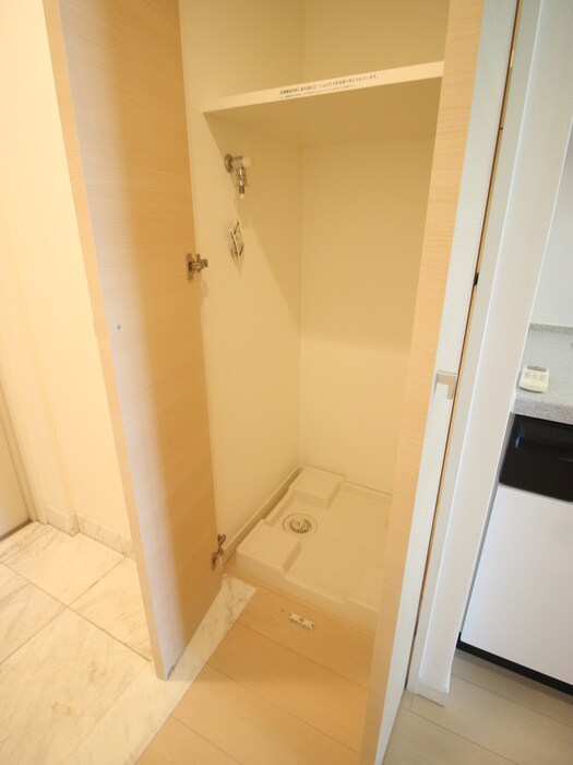 物件内観写真10　(洗濯機置場)