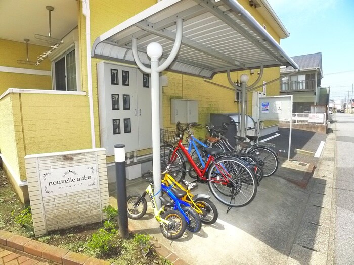 物件外観写真5　(駐輪場)