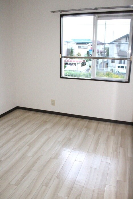 物件内観写真7　(室内からの展望)