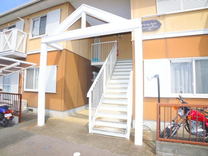 物件外観写真3　(エントランス部分)