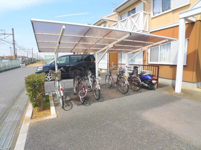 物件外観写真4　(駐輪場)