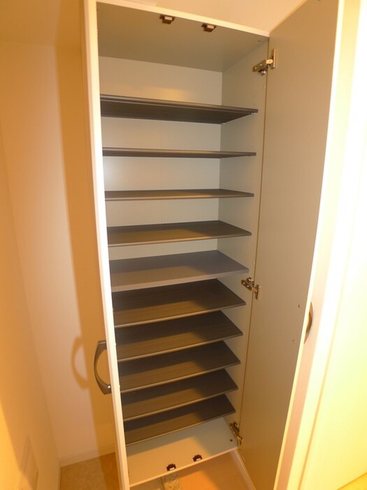 物件内観写真7　(靴箱)