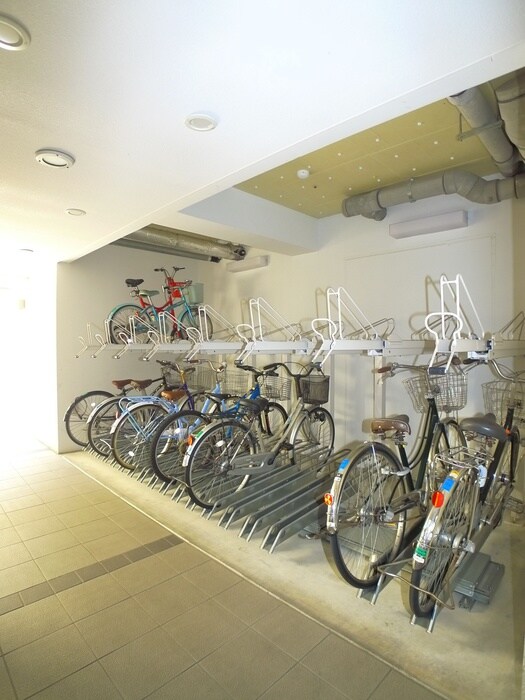 物件外観写真4　(駐輪場)