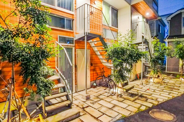 物件外観写真2　(エントランス部分)