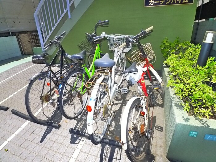 物件外観写真3　(駐輪場)