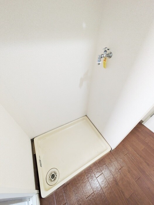 物件内観写真14　(洗濯機置場)