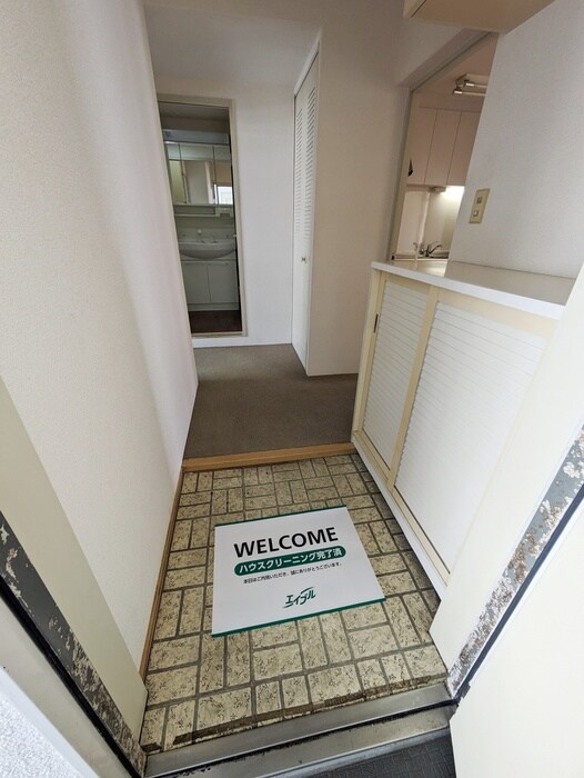 物件内観写真16　(玄関)